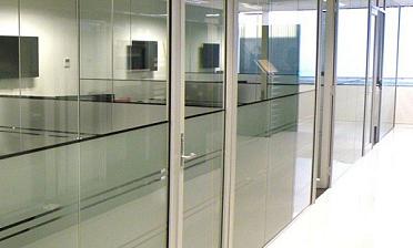 Перегородки из стекла в офисе купить в Самаре