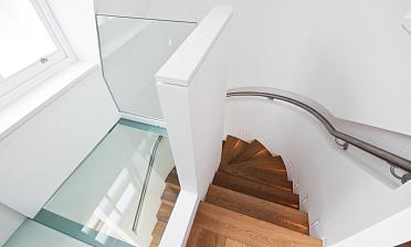 Стеклянный потолок в двухъярусной квартире купить в Самаре