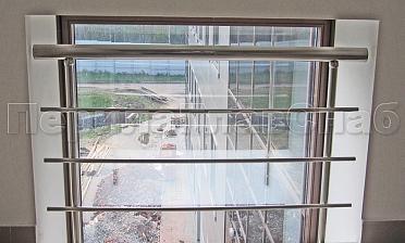 Межэтажное ограждение из нержавеющей стали с торцевым креплением для окон купить в Самаре