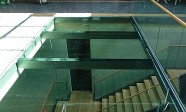 Стеклянный потолок в бизнес-центре купить в Самаре