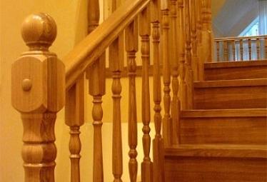 Деревянные лестницы купить в Самаре