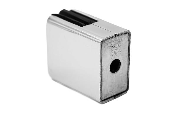 Стеклодержатель штампованный, под стекло 8 мм (4+4 мм), на плоскость 40х24х48 полированный (AISI 304) k352 6